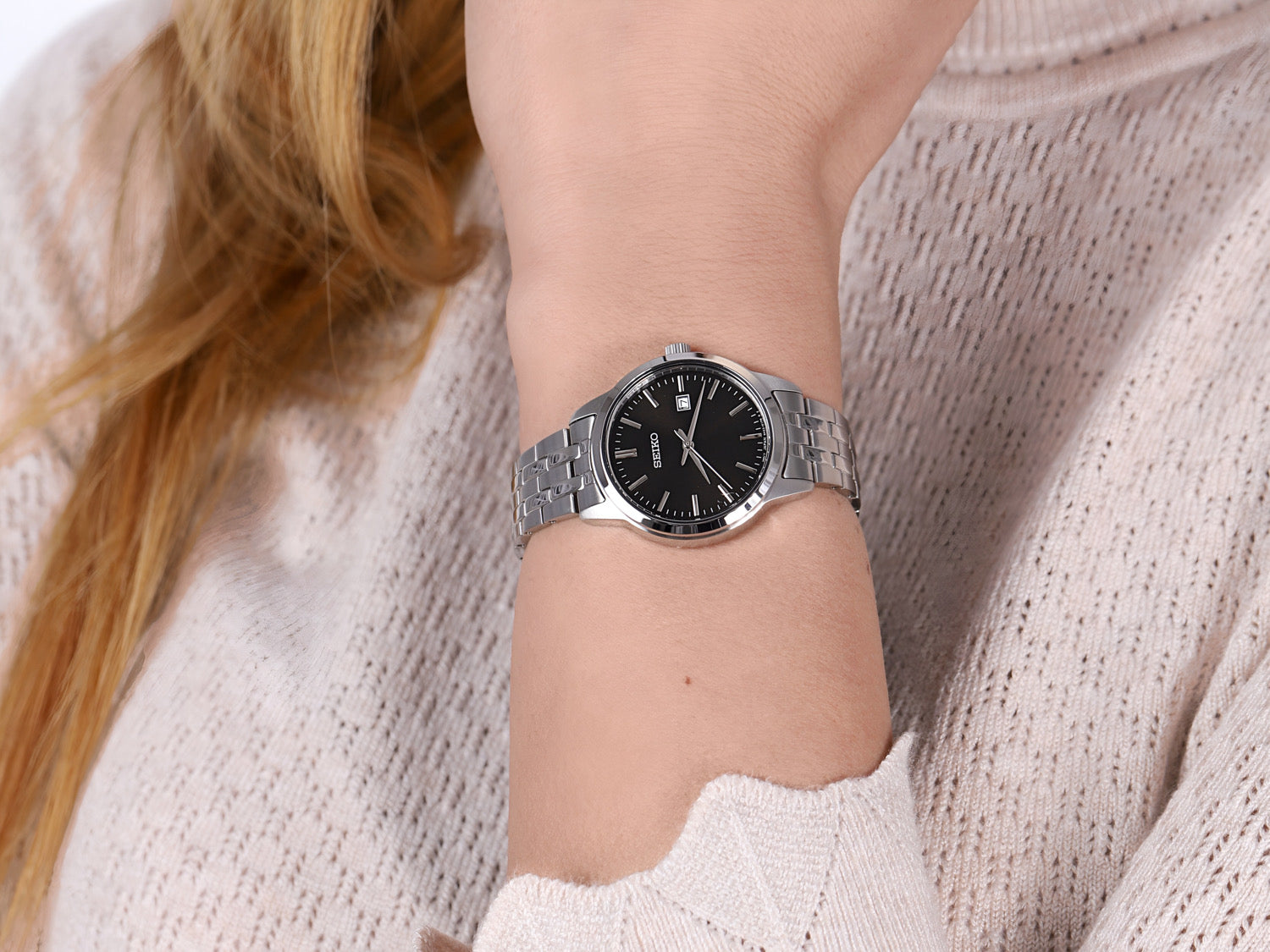 Reloj Seiko SUR409P1 Esfera Negra Pulsera Plateada Mujer