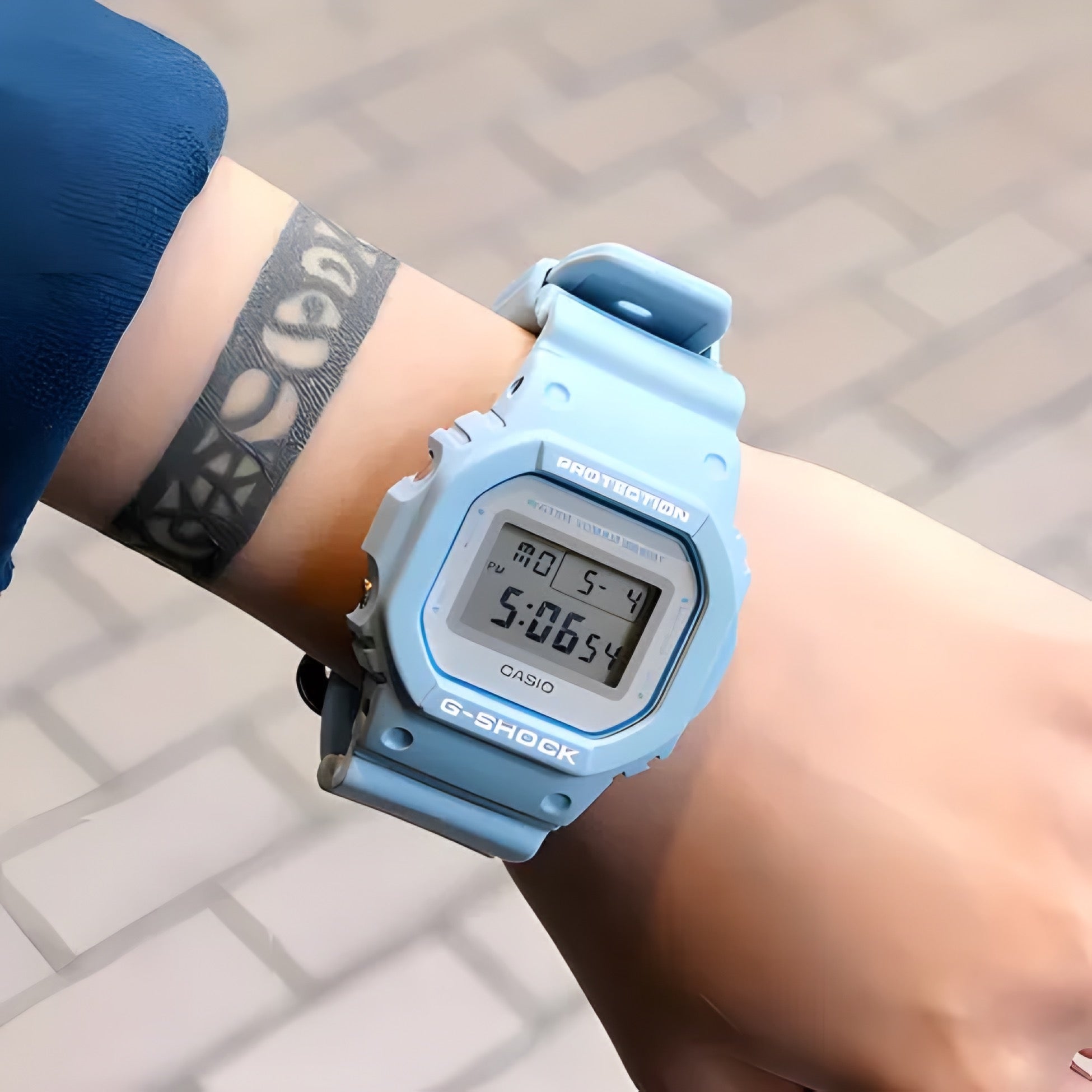 Reloj Mujer G-Shock DW5600SC-2DR